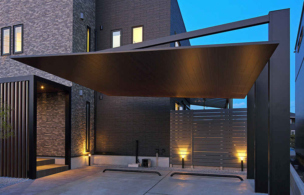 片側支持の2台分カーポート