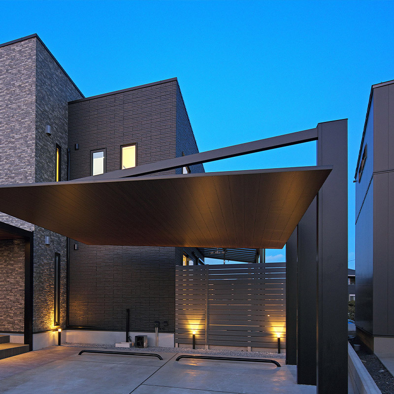 デザイン性を重視したカーポートとカーストッパー／栃木県さくら市